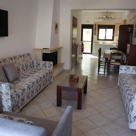 Meltemi Villa Chrysi Ammoudia Buitenkant foto
